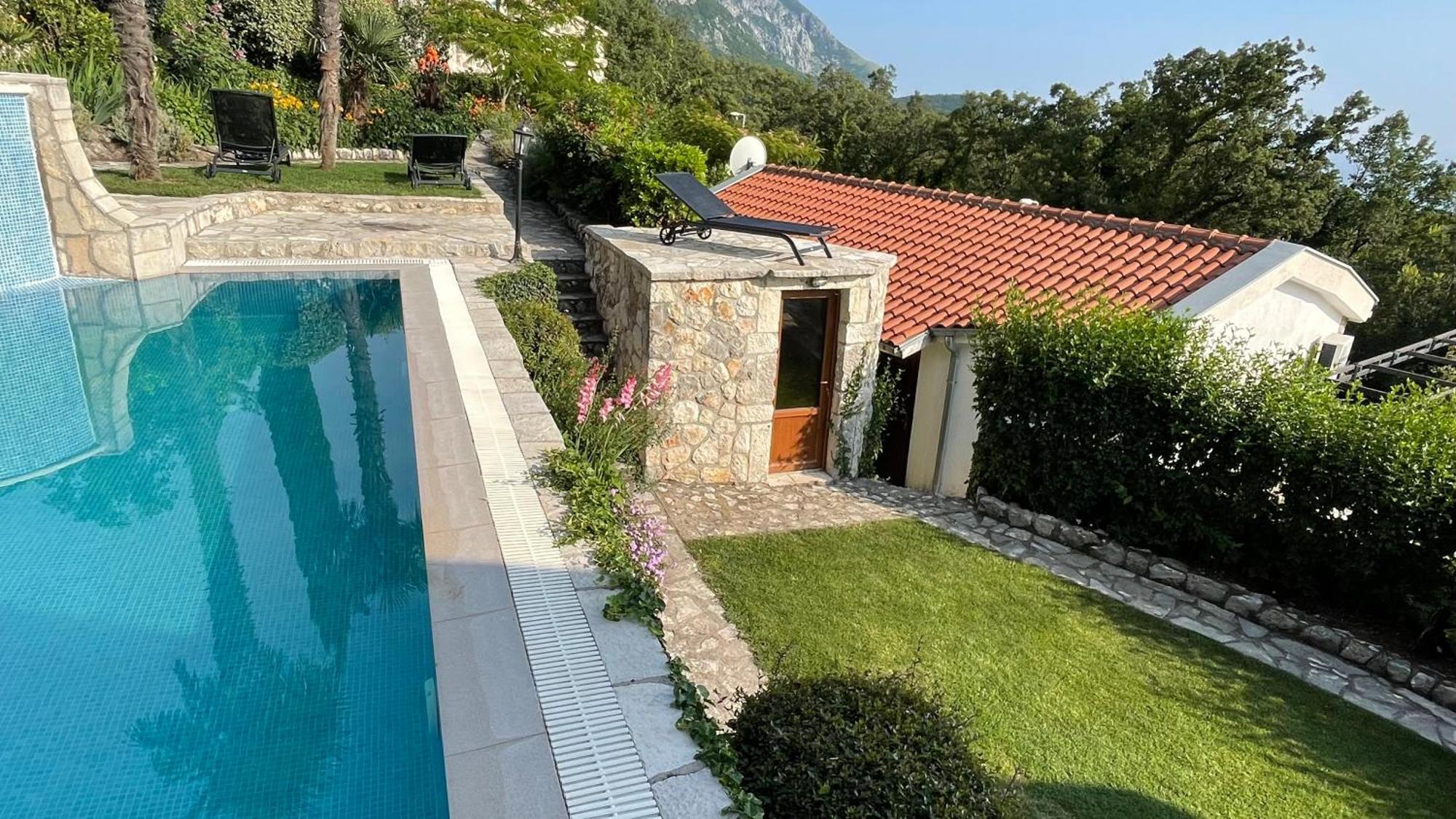 House In The Mountains Near 布德瓦 外观 照片